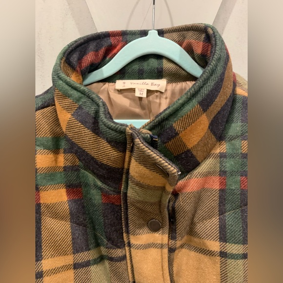 Vanilla Bay Fall Plaid Vest! Medium - Picture 4 of 4